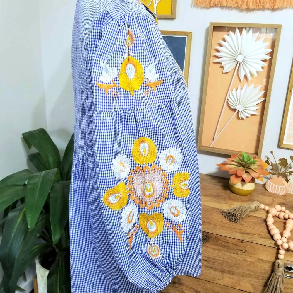 Top, Blouse. Blue & White Gingham. Embroidered. Jennifer & Grace. - Picture 3 of 16